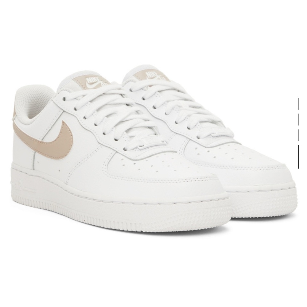 Nike White Air Force 1 07 Sneakers